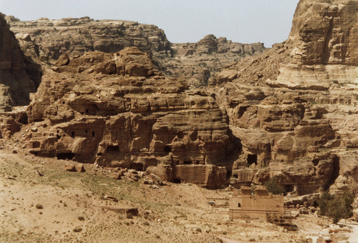 Vorschaubild Kazr el-Bint, unvollendetes Grab vor el-Habis